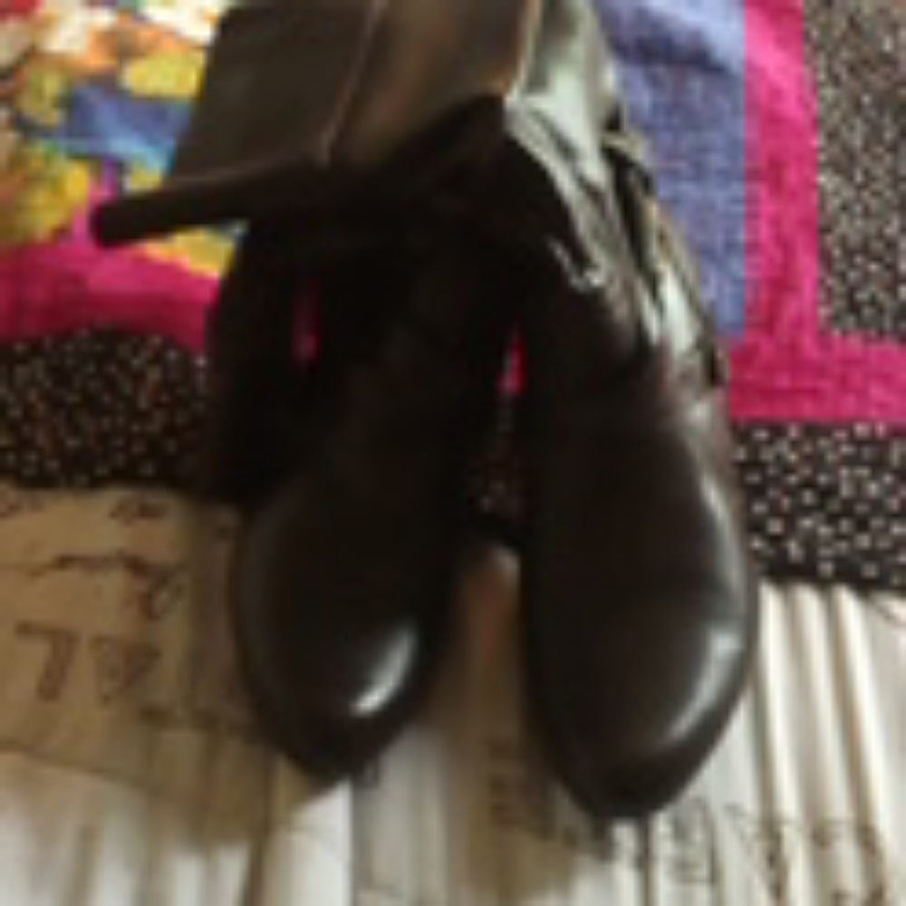 Boots - Picture 3 of 3